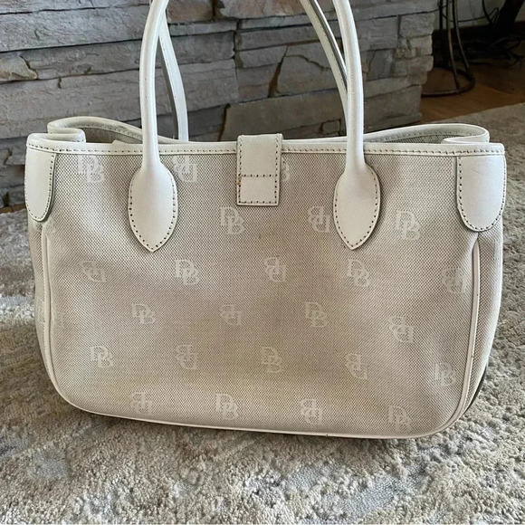 Dooney & Bourke Signature Vintage Ivory Medium Purse Hand Bag Monogrammed - Picture 4 of 16